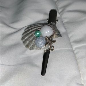 Mermaid style sea shell hair clips